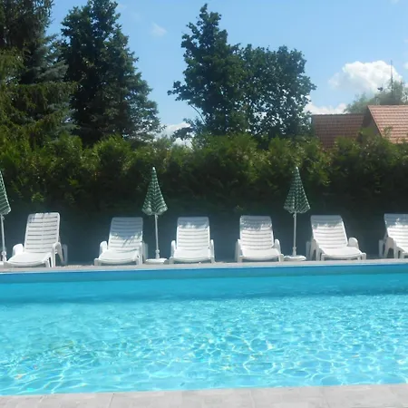 Mit Pool Direkt Am See, Ufergrundstueck Balatonmáriafürdő
